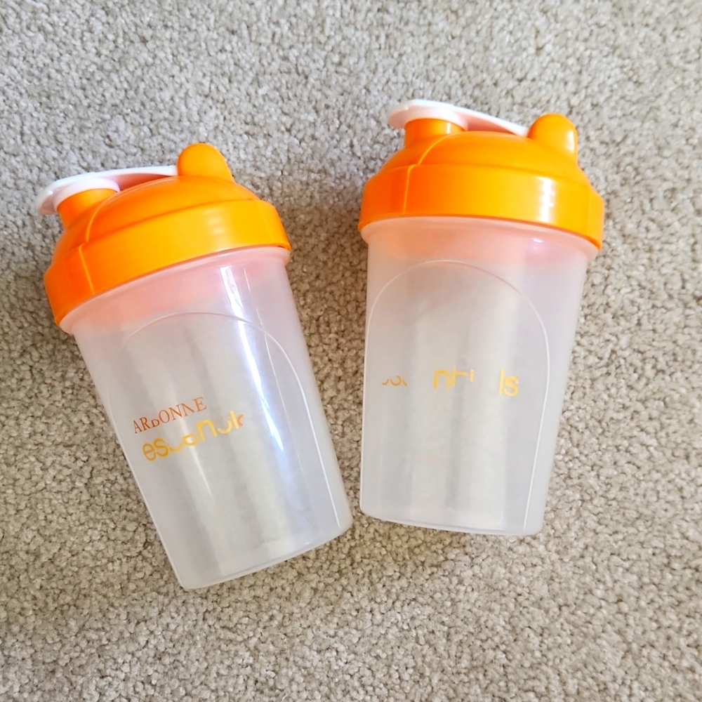 Arbonne 16oz Shakers